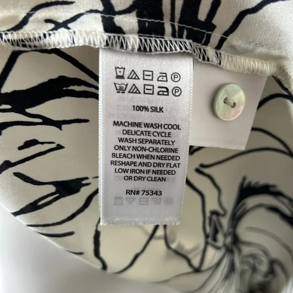 Joie Silk Black and Cream Floral Long Sleeve Button Down Shirt Size M - Picture 9 of 10